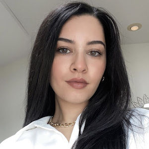 Meet your Posher, Gabriella